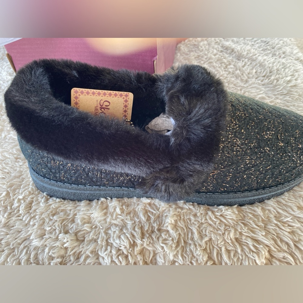 SKETCHERS MEMORY FOAM KNIT SLIPPERS